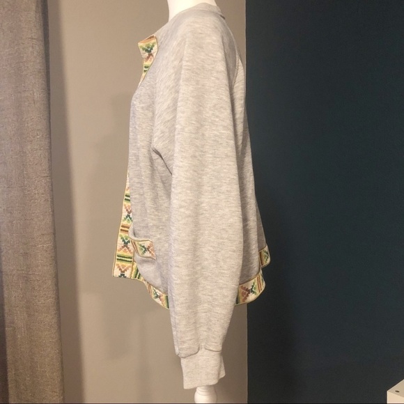 Gray sweatshirt cardigan with woven trim - Picture 6 of 10